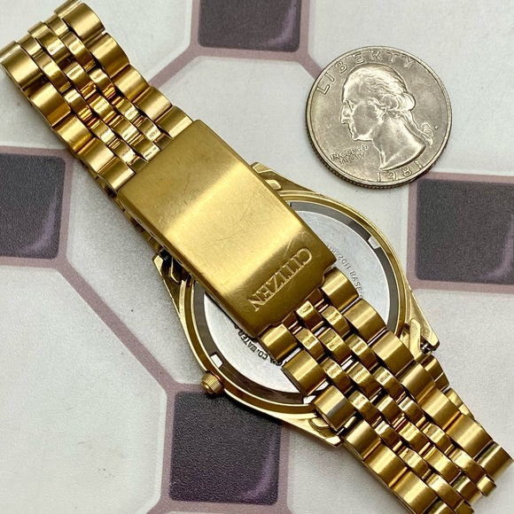 Vintage Citizen Gold-tone Stainless Steel QQ Watch With Day / Date - Picture 9 of 13